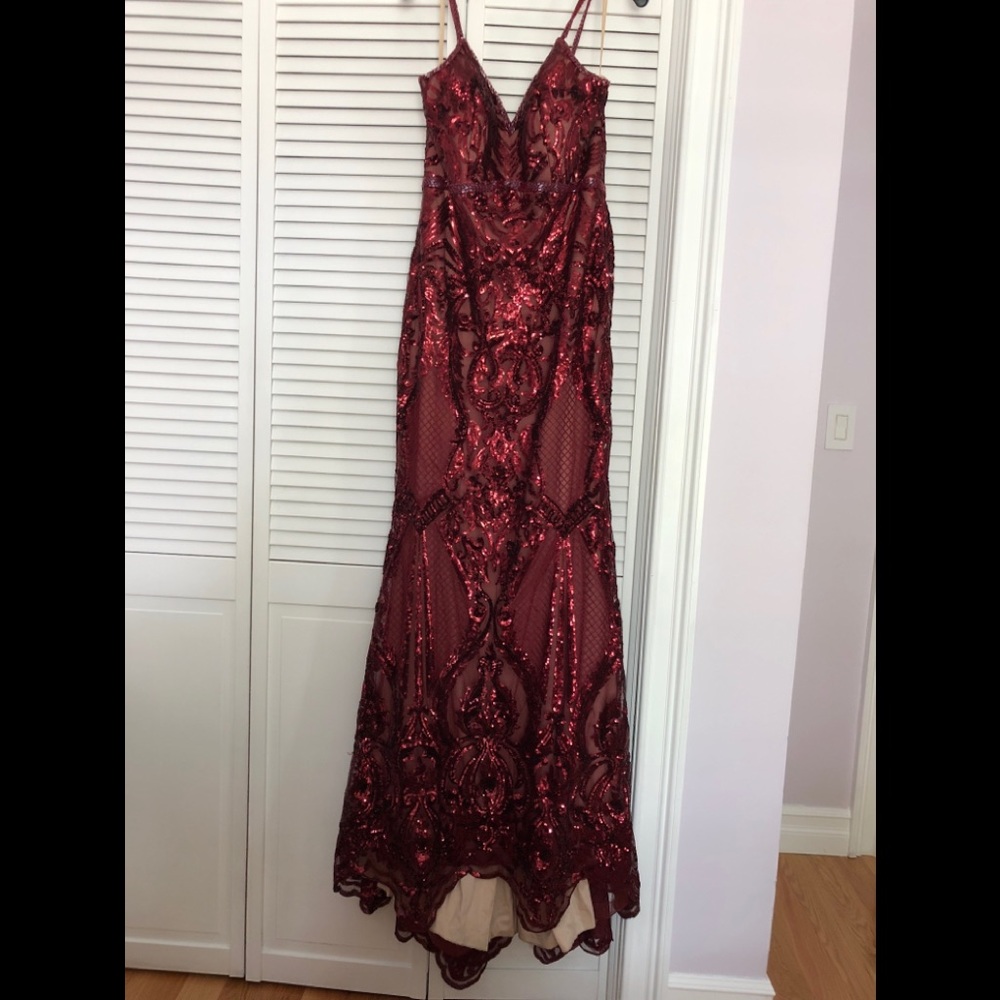 Worn once for 2-3 hours, like new!